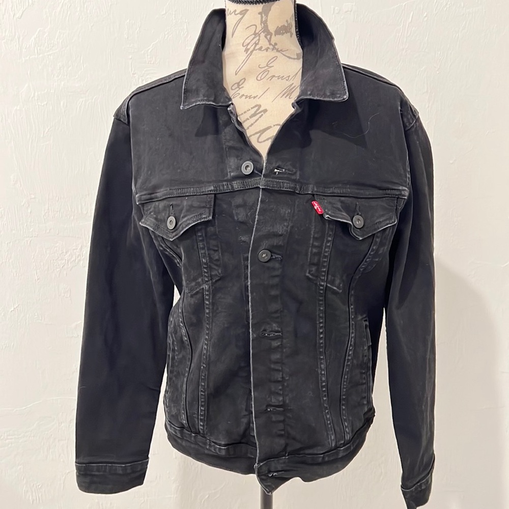 Levi’s black denim jacket